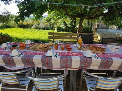 petit déjeuner sur la terrasse