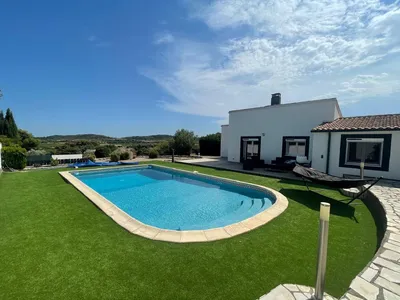 PoolOfHouse