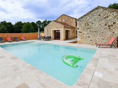 PoolOfHouse