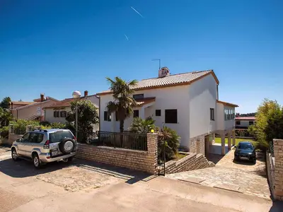 Ferienhaus für 10 Personen (280 m²) in Premantura 1/10