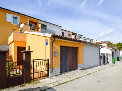 Ferienhaus für 6 Personen (110 m²) in Premantura 2/10