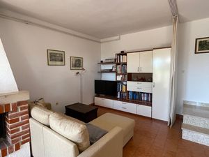 22807139-Ferienhaus-4-Premantura-300x225-5