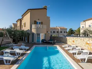 Ferienhaus für 12 Personen (400 m²) in Premantura