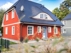 23882056-Ferienhaus-6-Prerow-300x225-1