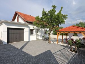 23676103-Ferienhaus-6-Pridraga-300x225-5