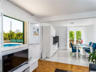 Ferienhaus für 6 Personen in Primorski Dolac 9/10