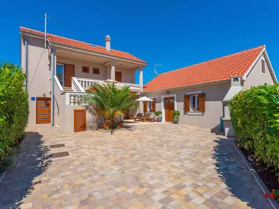 Ferienhaus für 7 Personen (98 m²) in Privlaka 1/10