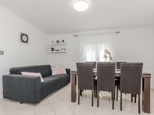 23730214-Ferienhaus-10-Privlaka-300x225-3