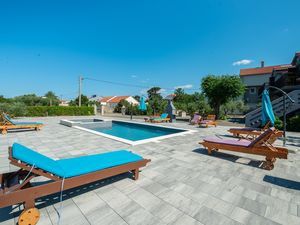 Ferienhaus für 12 Personen (146 m²) in Privlaka