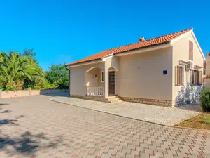 Ferienhaus für 4 Personen in Privlaka