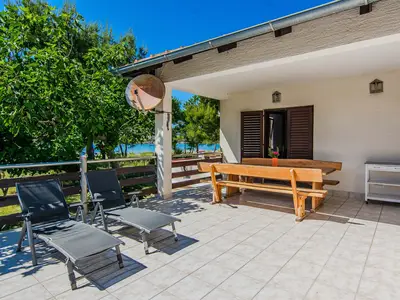 Ferienhaus für 8 Personen (120 m²) in Privlaka 2/10