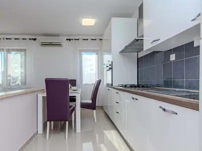 Ferienhaus für 4 Personen (100 m²) in Privlaka 6/10