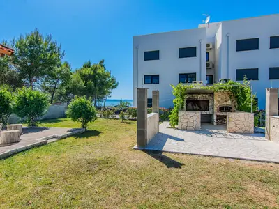 Ferienhaus für 8 Personen (120 m²) in Privlaka 4/10