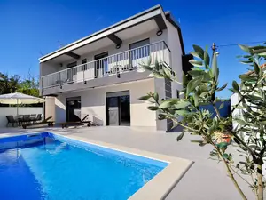 Ferienhaus für 8 Personen (150 m²) in Privlaka