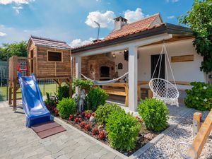 23740317-Ferienhaus-12-Proložac-300x225-1