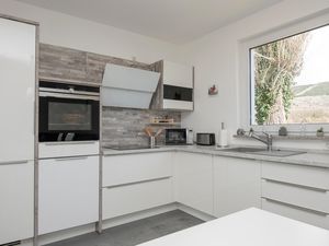 23763256-Ferienhaus-6-Proložac-300x225-3