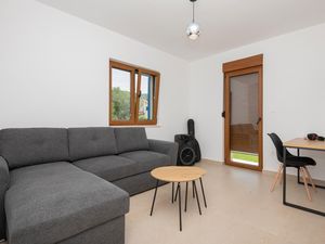 23755090-Ferienhaus-10-Proložac-300x225-4