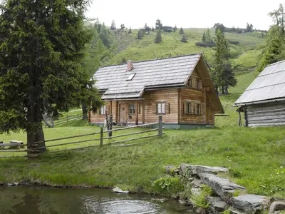 Jagdhütte mit Angelmöglichkeit