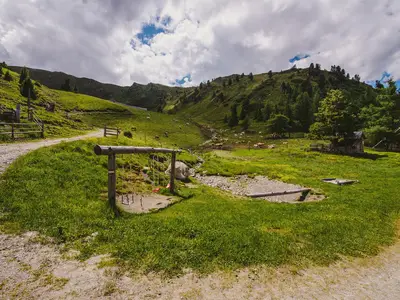 Spielplatz vor der Hütte