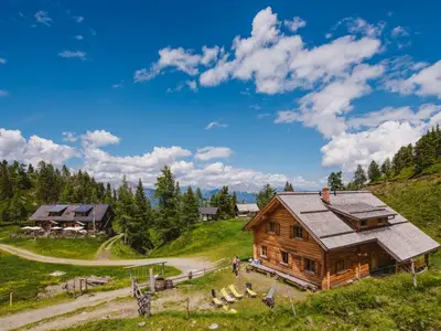 benachbarte Schutzhütte