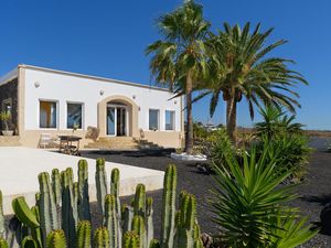 23893896-Ferienhaus-5-Puerto Calero-300x225-3