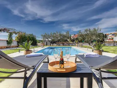 Ferienhaus für 7 Personen (260 m²) in Pula (Istarska) 3/10