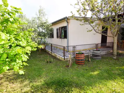 Ferienhaus für 4 Personen (36 m²) in Štinjan 1/10