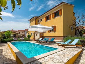 Ferienhaus für 14 Personen (200 m²) in Pula (Istarska)