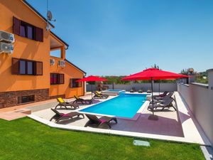 Ferienhaus für 14 Personen (350 m²) in Pula (Istarska)