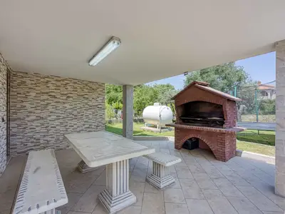 Ferienhaus für 8 Personen (150 m²) in Pula (Istarska) 10/10