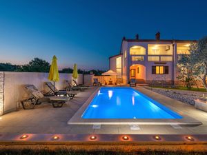 Ferienhaus für 8 Personen (220 m²) in Pula (Istarska)