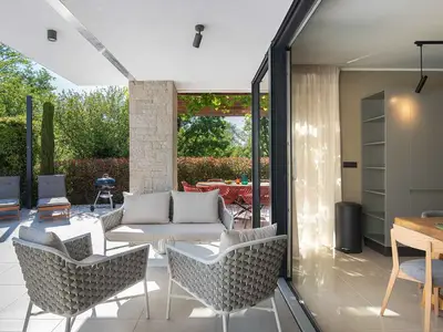 Ferienhaus für 8 Personen (220 m²) in Pula (Istarska) 2/10