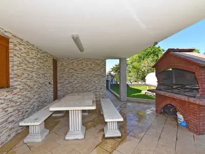 Ferienhaus für 9 Personen (150 m²) in Pula (Istarska) 3/10