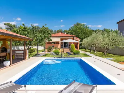 PoolOfHouse