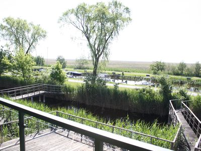 Ausblick vom Obergeschoss zum Segelhafen