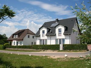 23957186-Ferienhaus-4-Putbus-300x225-0