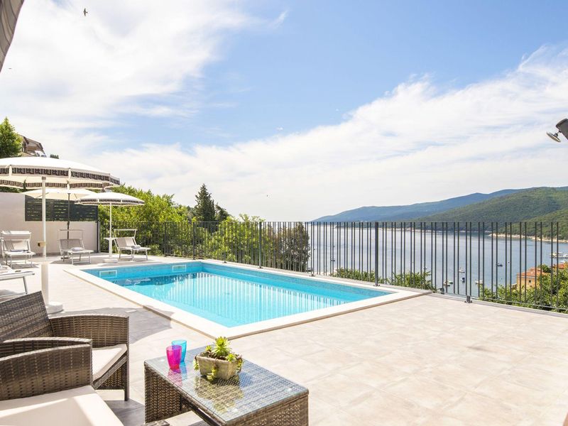 23147527-Ferienhaus-8-Rabac-800x600-0