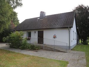 23893437-Ferienhaus-10-Rabenkirchen-Faulück-300x225-3