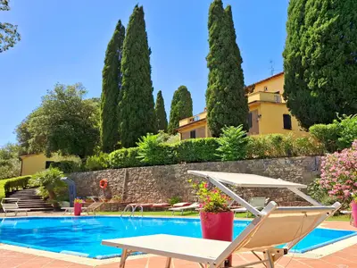 PoolOfHouse