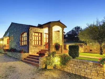 Villa Manuel in der Nacht