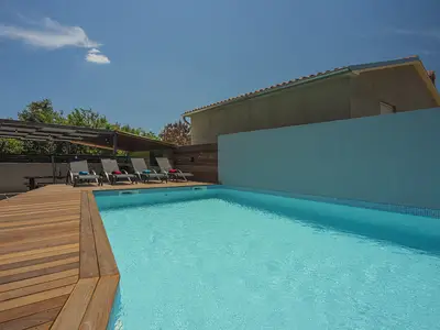PoolOfHouse