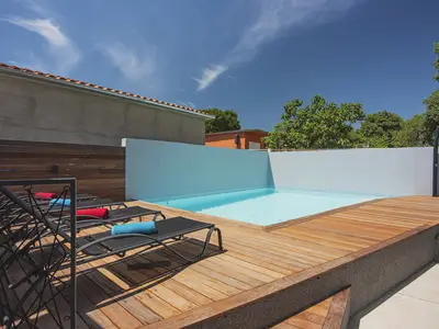 PoolOfHouse