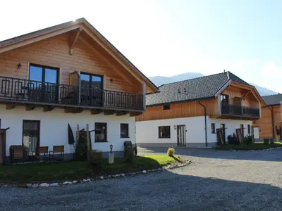 Außenseite Ferienhaus [Sommer]