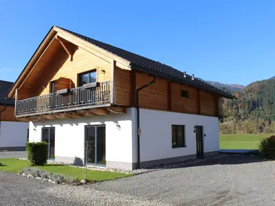 Außenseite Ferienhaus [Sommer]