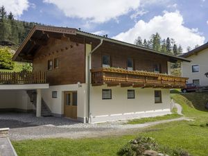 22190701-Ferienhaus-8-Rauris-300x225-1