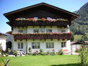 Haus Bergmeister im Sommer