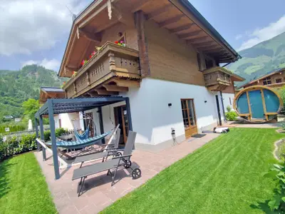 Außenseite Ferienhaus [Sommer]