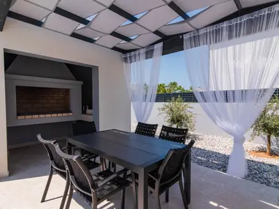 Ferienhaus für 6 Personen (100 m²) in Ražanac 8/10