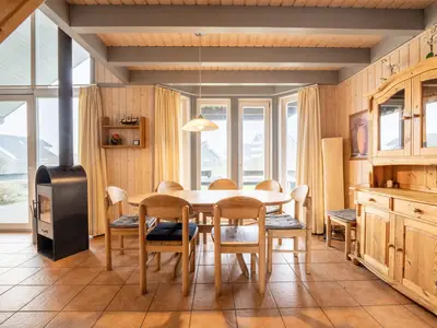 DiningRoom