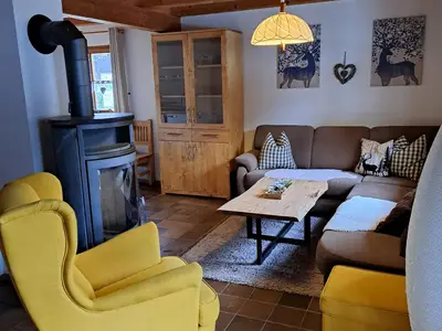 Wohnzimmer mit Stuhl